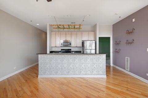Tiny photo for 3113 W Lawrence Avenue #A302, Chicago, IL 60625 (MLS # 12615154)