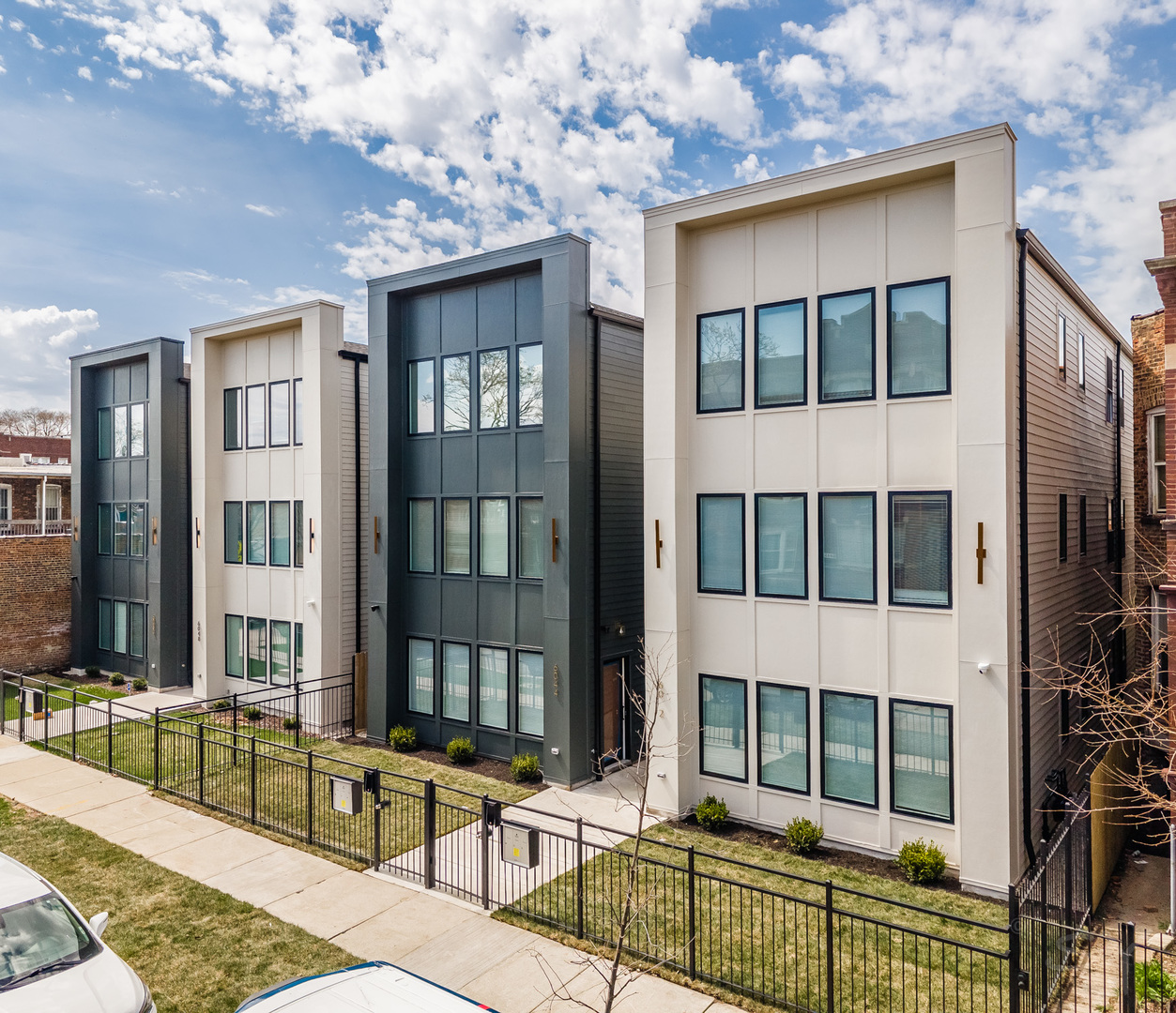 6044 S Eberhart Avenue