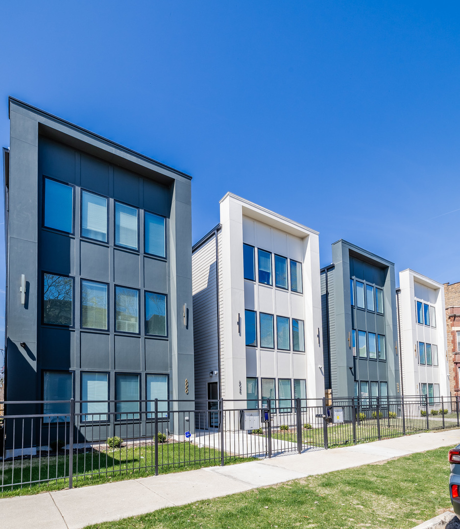 6044 S Eberhart Avenue