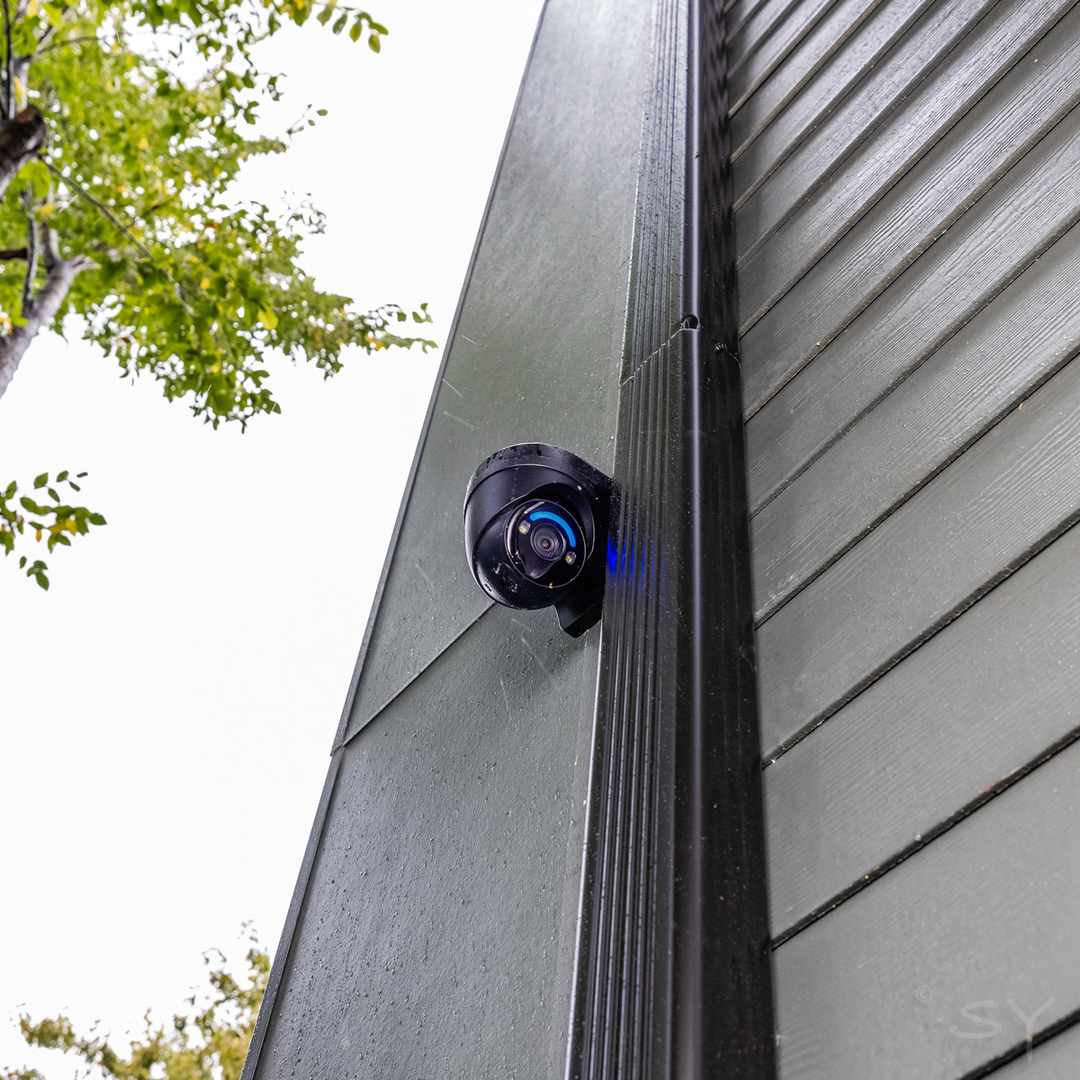 6044 S Eberhart Avenue