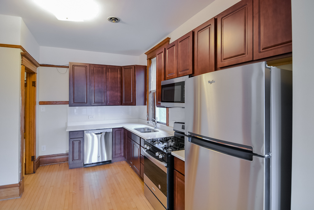 2231 W Walton Street 2