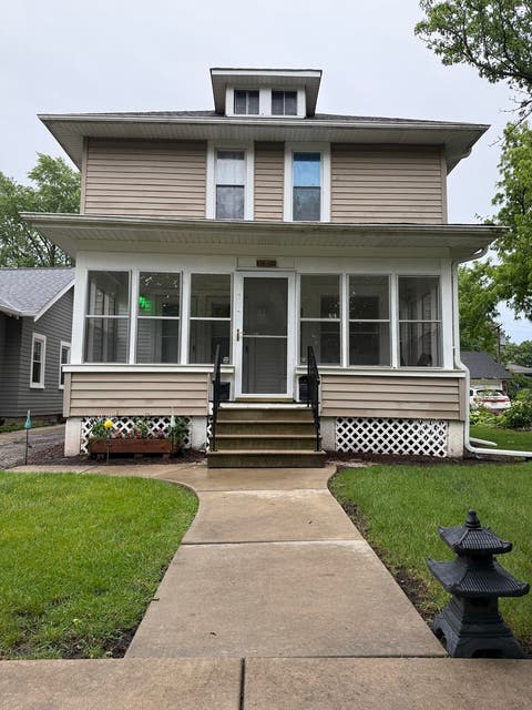 Photo of 120-122 S Commonwealth Avenue, Aurora, IL 60506 (MLS # 12675618)