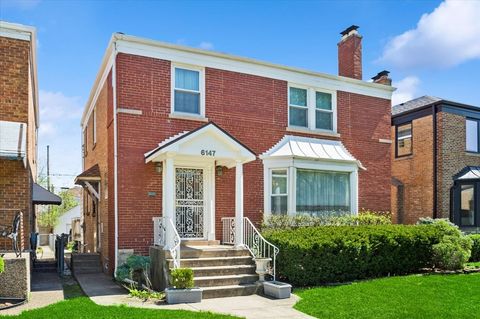 Photo of 6147 N Central Park Avenue, Chicago, IL 60659 (MLS # 12624738)