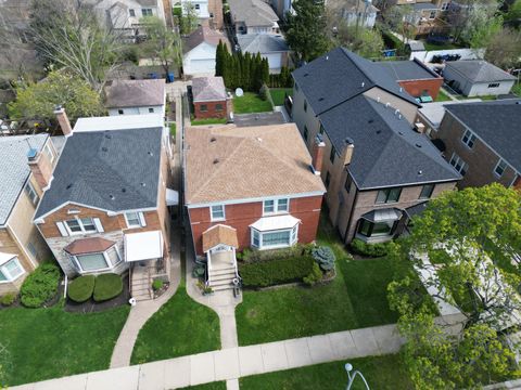 Tiny photo for 6147 N Central Park Avenue, Chicago, IL 60659 (MLS # 12624738)
