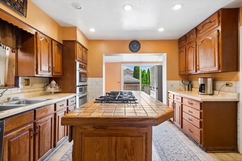 Tiny photo for 6147 N Central Park Avenue, Chicago, IL 60659 (MLS # 12624738)