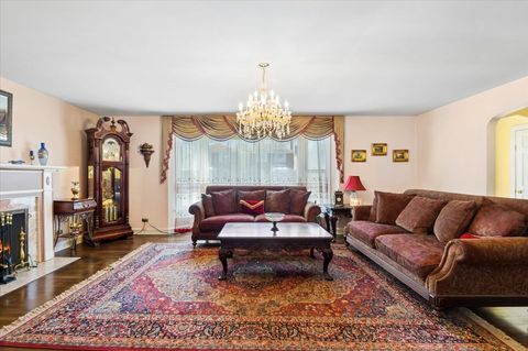 Tiny photo for 6147 N Central Park Avenue, Chicago, IL 60659 (MLS # 12624738)