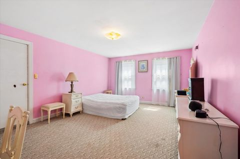 Tiny photo for 6147 N Central Park Avenue, Chicago, IL 60659 (MLS # 12624738)