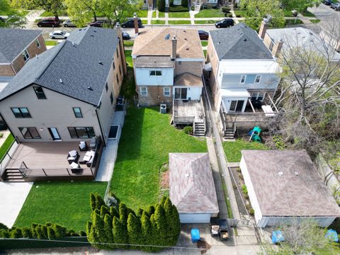 Tiny photo for 6147 N Central Park Avenue, Chicago, IL 60659 (MLS # 12624738)