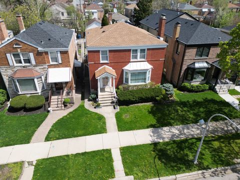 Tiny photo for 6147 N Central Park Avenue, Chicago, IL 60659 (MLS # 12624738)
