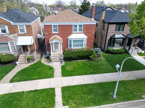 Tiny photo for 6147 N Central Park Avenue, Chicago, IL 60659 (MLS # 12624738)