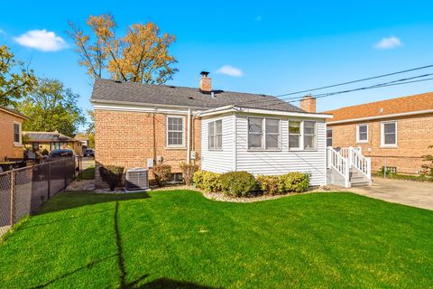 Tiny photo for 9319 S Ridgeway Avenue, Evergreen Park, IL 60805 (MLS # 12503652)