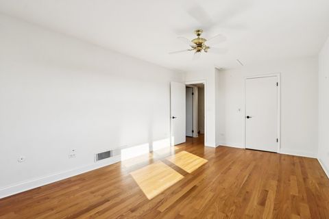 Tiny photo for 2019 E Avon Lane, Arlington Heights, IL 60004 (MLS # 12602441)