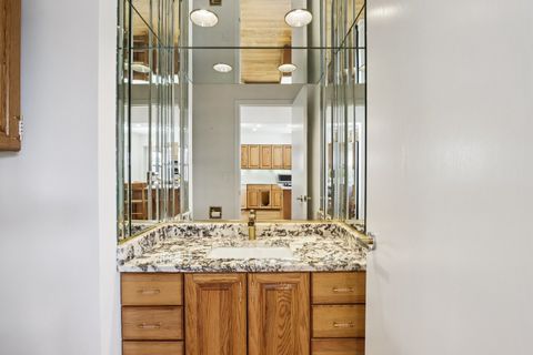 Tiny photo for 2019 E Avon Lane, Arlington Heights, IL 60004 (MLS # 12602441)