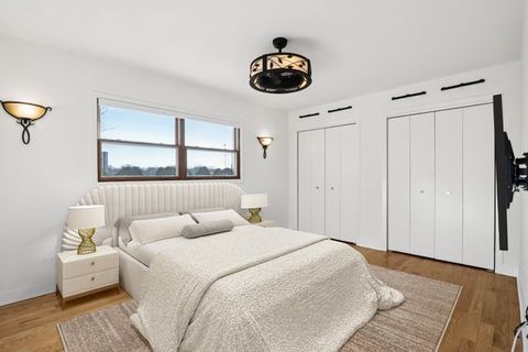 Tiny photo for 2019 E Avon Lane, Arlington Heights, IL 60004 (MLS # 12602441)