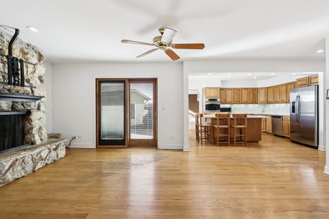 Tiny photo for 2019 E Avon Lane, Arlington Heights, IL 60004 (MLS # 12602441)