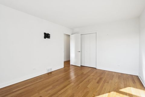 Tiny photo for 2019 E Avon Lane, Arlington Heights, IL 60004 (MLS # 12602441)