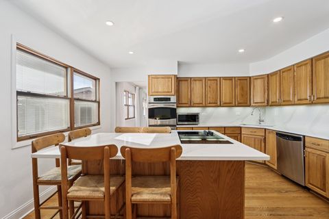 Tiny photo for 2019 E Avon Lane, Arlington Heights, IL 60004 (MLS # 12602441)