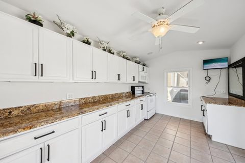 Tiny photo for 2019 E Avon Lane, Arlington Heights, IL 60004 (MLS # 12602441)