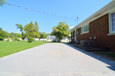 Tiny photo for 7 Fairway Drive, Mt Vernon, IL 62864 (MLS # 12635811)