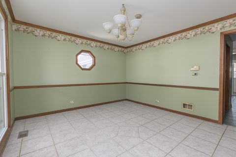 Single Family Residence in Wauconda IL 28200 Main Street 9.jpg