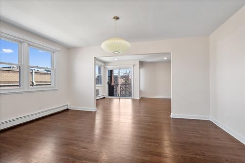 Tiny photo for 1310 Maple Avenue #5C, Evanston, IL 60201 (MLS # 12594888)