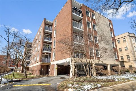 Tiny photo for 1310 Maple Avenue #5C, Evanston, IL 60201 (MLS # 12594888)