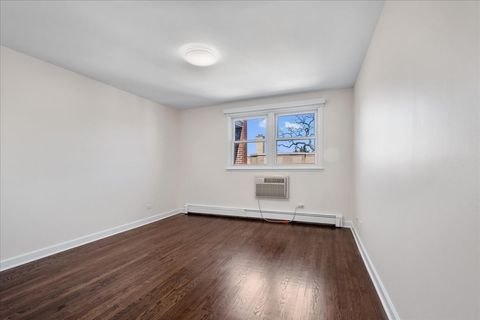 Tiny photo for 1310 Maple Avenue #5C, Evanston, IL 60201 (MLS # 12594888)