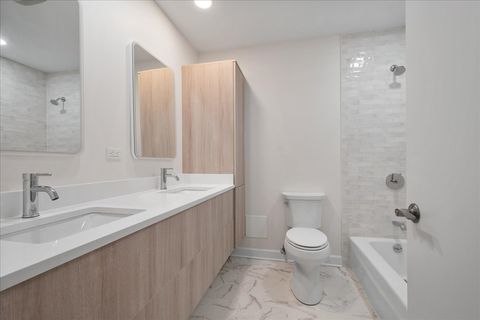 Tiny photo for 1310 Maple Avenue #5C, Evanston, IL 60201 (MLS # 12594888)