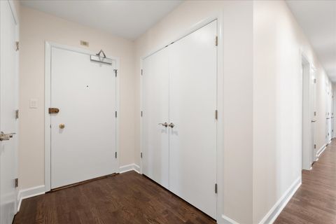 Tiny photo for 1310 Maple Avenue #5C, Evanston, IL 60201 (MLS # 12594888)
