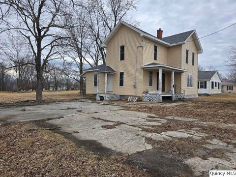 Tiny photo for 820 Center Street, Carthage, IL 62321 (MLS # 12306834)