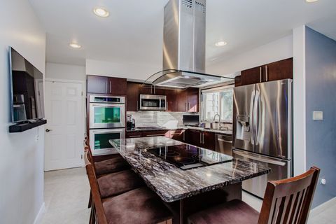 Tiny photo for 1095 Lancaster Court, Hoffman Estates, IL 60169 (MLS # 12567013)