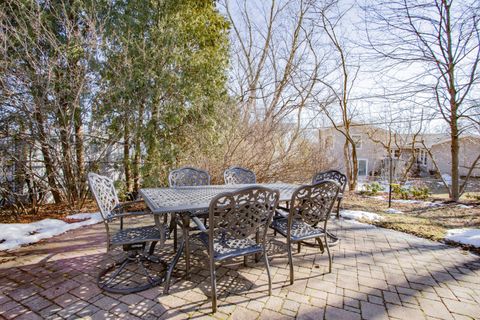 Tiny photo for 1095 Lancaster Court, Hoffman Estates, IL 60169 (MLS # 12567013)