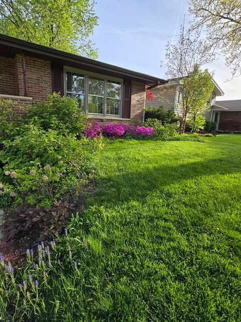 Tiny photo for 1095 Lancaster Court, Hoffman Estates, IL 60169 (MLS # 12567013)
