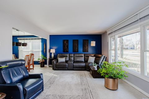 Tiny photo for 1095 Lancaster Court, Hoffman Estates, IL 60169 (MLS # 12567013)