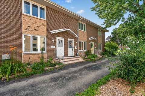 Tiny photo for 613 E 3rd Street #3, Lockport, IL 60441 (MLS # 12711166)