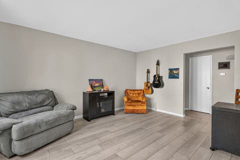 Tiny photo for 613 E 3rd Street #3, Lockport, IL 60441 (MLS # 12711166)