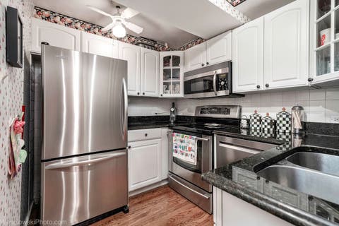 Tiny photo for 2909 N Sheridan Road #602, Chicago, IL 60657 (MLS # 12719495)