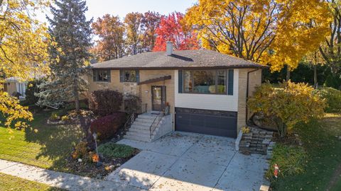 Photo of 15340 Maple Drive, Oak Forest, IL 60452 (MLS # 12520351)