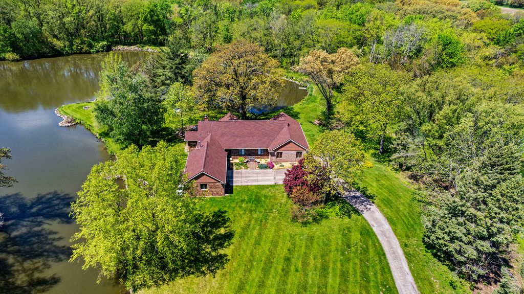 Photo for 3262 Greenwood Drive, Dewey, IL 61840 (MLS # 12359901)