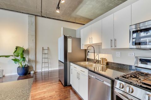 Tiny photo for 900 N KINGSBURY Street #1019, Chicago, IL 60610 (MLS # 12529633)