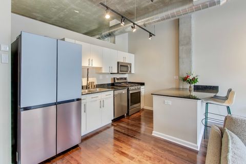 Tiny photo for 900 N KINGSBURY Street #1019, Chicago, IL 60610 (MLS # 12529633)