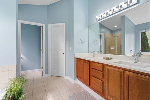 Tiny photo for 2008 Crooked Tree Court, McHenry, IL 60050 (MLS # 12499756)