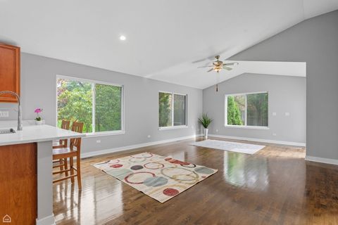 Tiny photo for 2008 Crooked Tree Court, McHenry, IL 60050 (MLS # 12499756)