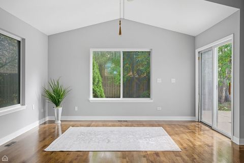 Tiny photo for 2008 Crooked Tree Court, McHenry, IL 60050 (MLS # 12499756)