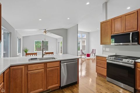 Tiny photo for 2008 Crooked Tree Court, McHenry, IL 60050 (MLS # 12499756)