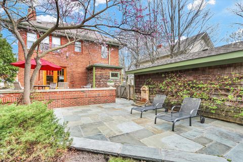 Tiny photo for 1009 W Hill Street, Champaign, IL 61821 (MLS # 12586651)