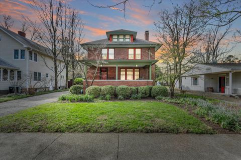 Photo of 1009 W Hill Street, Champaign, IL 61821 (MLS # 12586651)