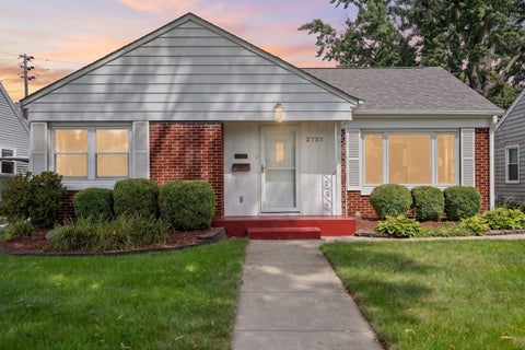 Photo of 2723 24th Avenue, Moline, IL 61265 (MLS # 12745551)