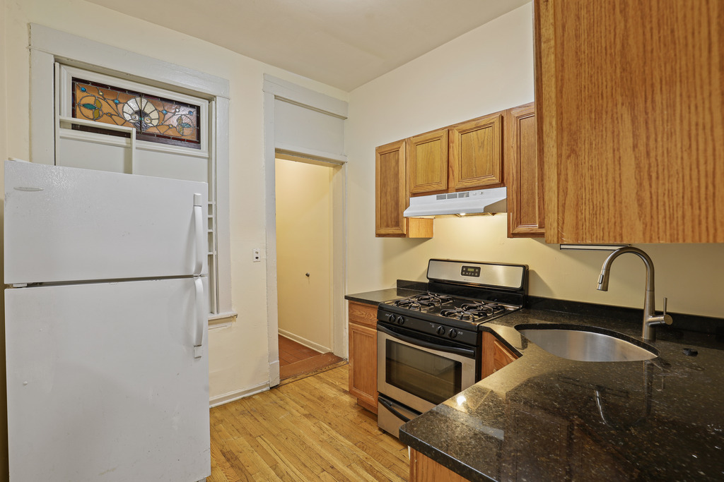 5120 N Kenmore Avenue 1S