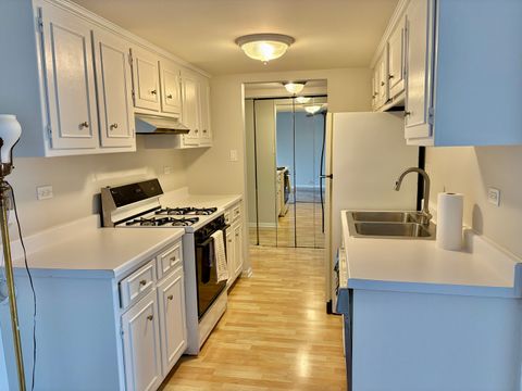 Tiny photo for 505 Redondo Drive #407, Downers Grove, IL 60516 (MLS # 12600527)